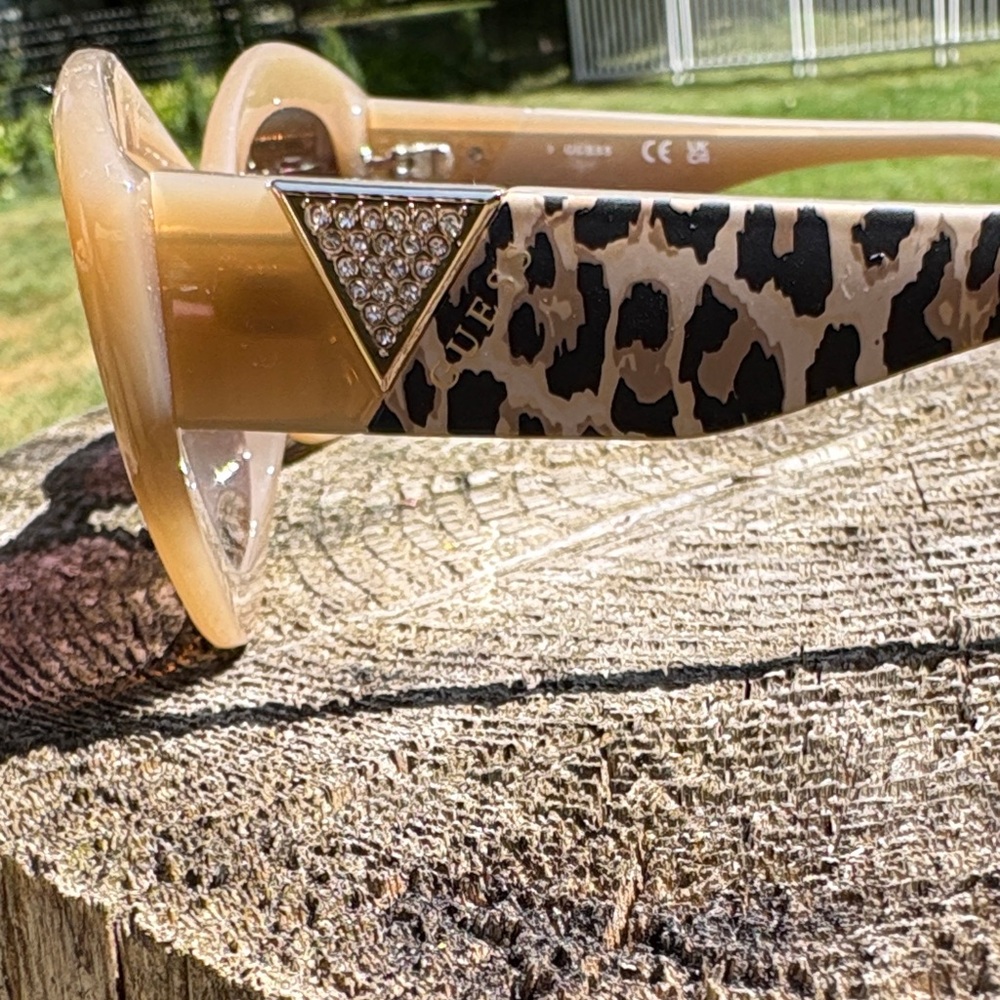 Guess Tan and Leopard Sunglasses - Picture 4 of 5
